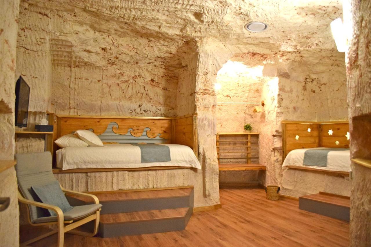 Dug Out B&B Coober Pedy Exterior foto