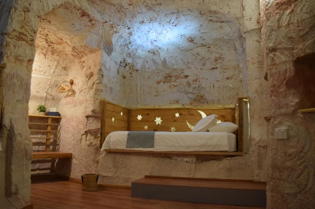Dug Out B&B Coober Pedy Exterior foto